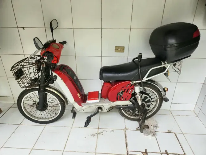 Bicicleta elétrica, tem documento. Precisa de manutenções,Leiam o anúncio por favor!!!