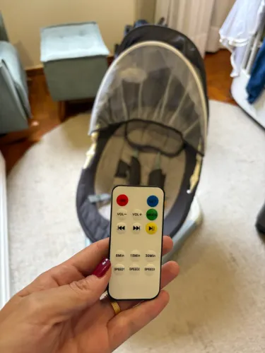 Cadeirinha de balanço automática 