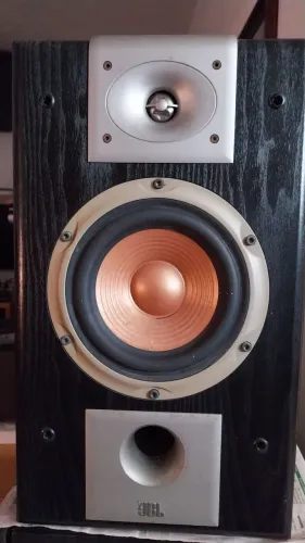 Par de caixas de som JBL Studio séries 126 pretas