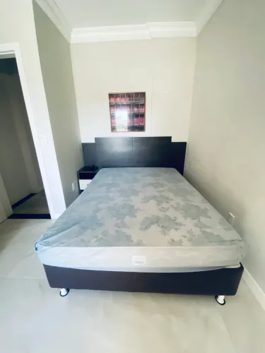 Cama e testeira