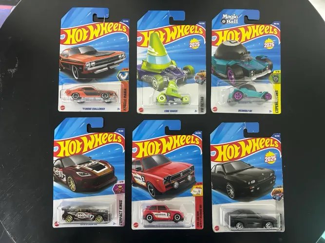 Hot Wheels sortidos R$20 cada - lacrados