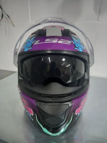 Capacete LS2 praticamente novo
