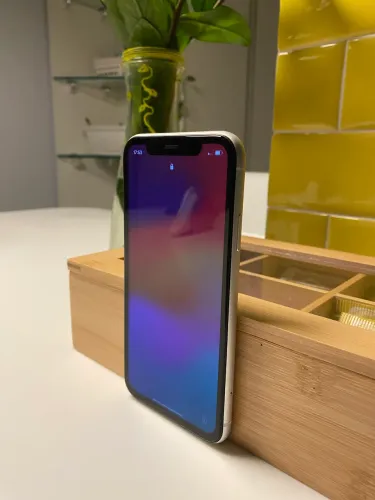 iPhone XR 64 GB