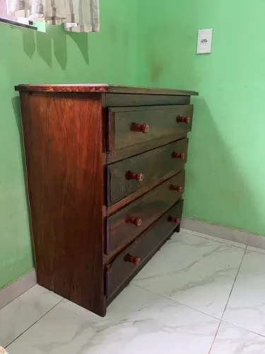 Vendo Cômoda de madeira