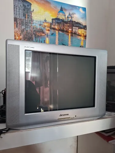 TV 20" Tubo