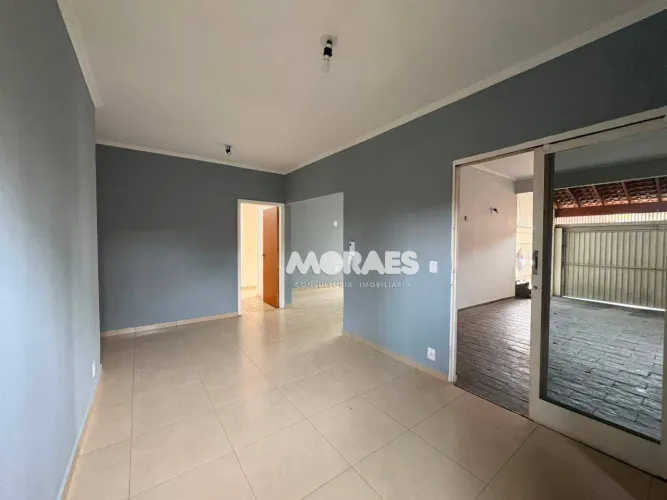 Casa com 3 quartos para alugar, 200 m² por R$ 3.500/mês - Jardim Estoril - Bauru/SP