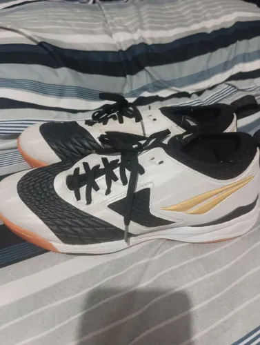 Vende se Max 1000 tamanho 38-39 