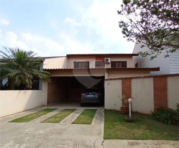 Casa à venda com 5 quartos, sendo 1 suíte, no condomínio Constantino Mattucci, Sorocaba -