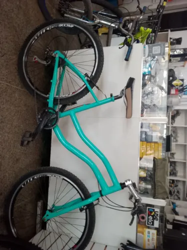 Bicicleta urbana/passeio aluminio aro 26 Shimano e Rodas rolamento 
