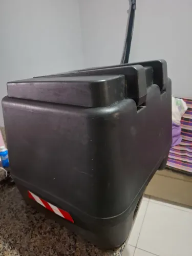 Baú de 80 litros! Novo