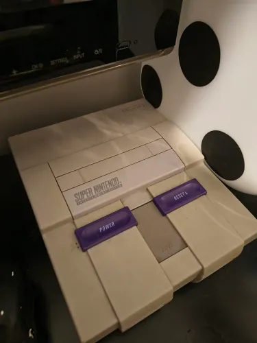 Super Nintendo com jogos e 2 manetes originais 
