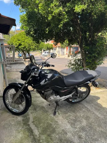 VENDO MOTO Fan 150 2014 esdi Mais informações me chame no privado.