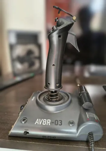 Joystick Saitek Aviator AV8R
