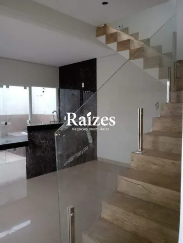 Sobrado Residencial de 3 Quartos com Varanda Gourmet no Novo Mundo, Uberlândia