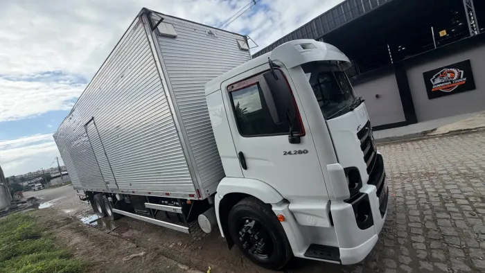 Volkswagen 24280 2013