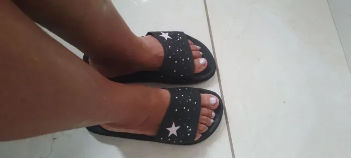 Vendo chinelo