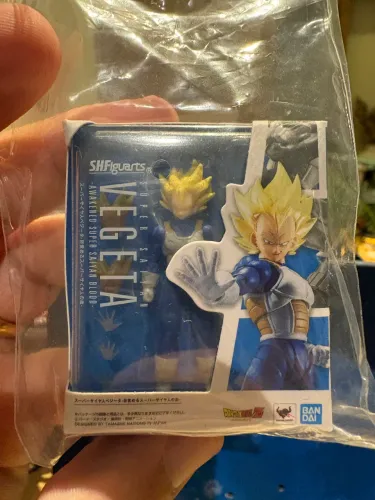 S.H. Figuarts vegeta Ssj mini figure gashapon bandai
