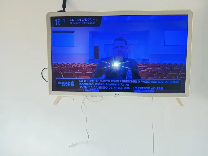 Vende tv branca lg32 polegadas 