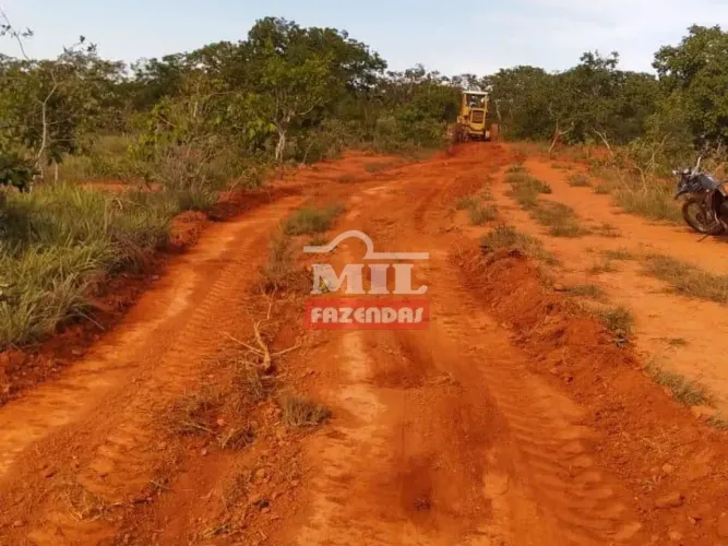 Fazenda 236.15 alqueires (1.143 hectares) Formoso - MG