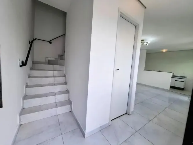 Casa à venda e locação no Jardim Petrópolis, Cotia - 2 dormitórios