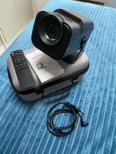 Projetor HY320 Mini com bolsa de transporte 