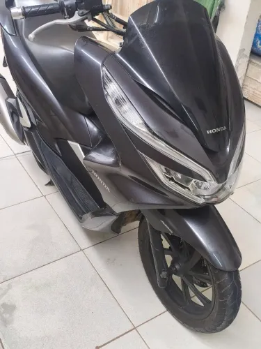 Pcx 2022 nova apenas 12 mil rodados nada pra fazer.