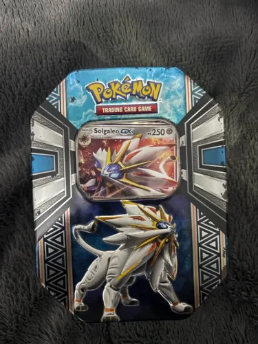 Pokémon TCG Lata Lendas de Alola Solgaleo-GX