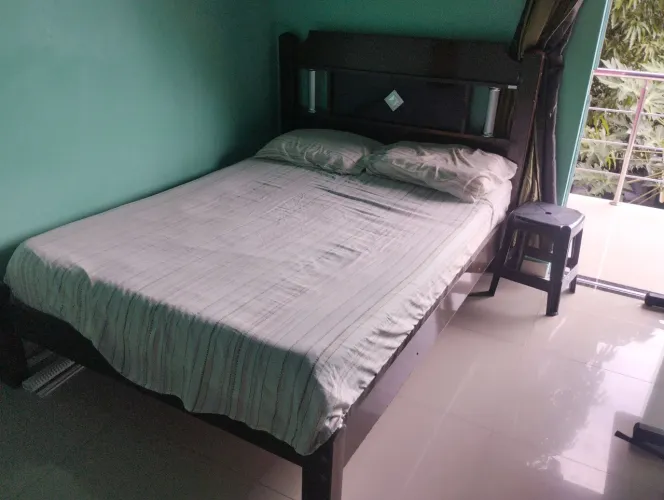 Cama de casal completa,em perfeito estado!