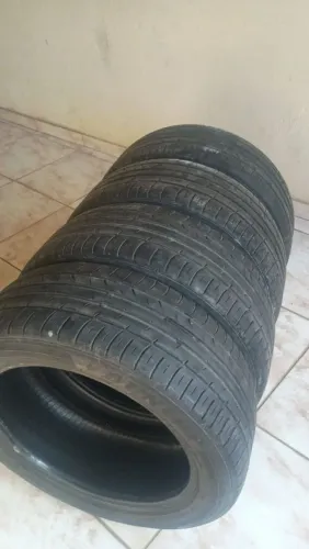 Pneus 215/50 R17