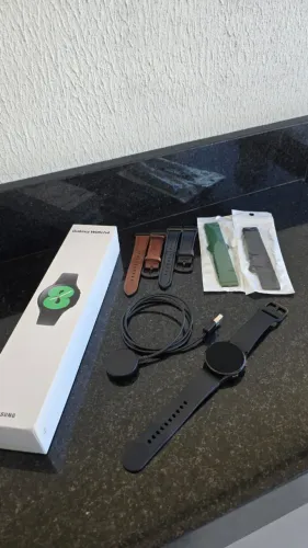 Samsung Galaxy Watch 4 40mm - Completo, Original e com Vários Acessórios!