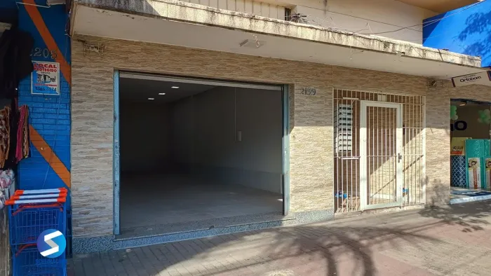 Lojão no miolo da Av. Assis Brasil