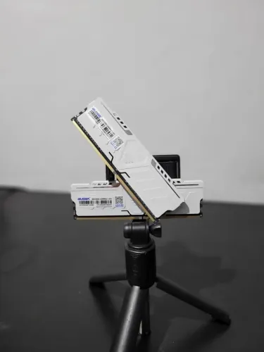 Par de memória ram Gudga 8 giga cada pente, velociadade de 3200mhz, (NOVO)