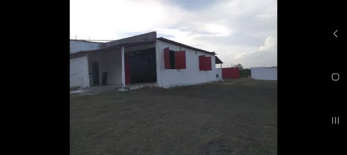 Chácara 30 por 100 toda murada 