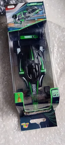 Vendo um carrinho de controle remoto novo