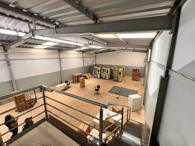 Galpão Comercial para Alugar em Belo Horizonte (Bairro das Indústrias I) 400 m²