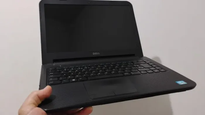 Dell Inspiron i3
