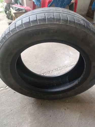 Vendo pneu 129