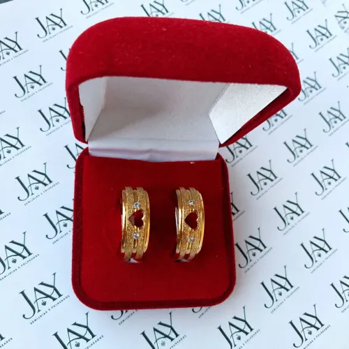 Alianças Coração com pedras 8mm, Banhadas a ouro 18k, com garantia 