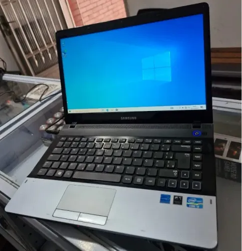 ? Notebook Samsung Core i3 - SSD 240GB (Rápido!) - Revisado