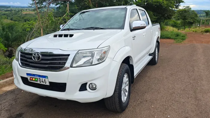 Toyota Hilux CD SRV D4-d 4X4 3.0 TDI Diesel AUT 2015