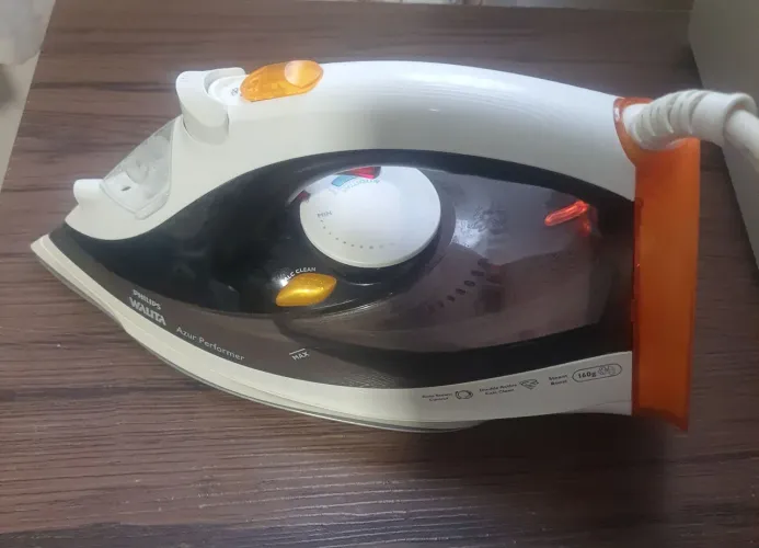 Ferro a vapor phillips walita azur performer (detalhe)