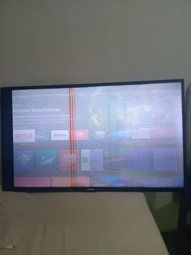 TV smart 43" com defeito
