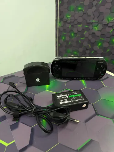 PSP 1000 ORIGINAL + 4 JOGOS FÍSICOS - COMPLETO E PRONTO PARA JOGAR