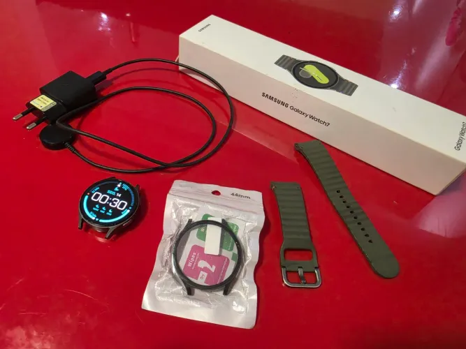 Samsung watch 7 Bluetooth em estado Bom + relógio da Samsung 