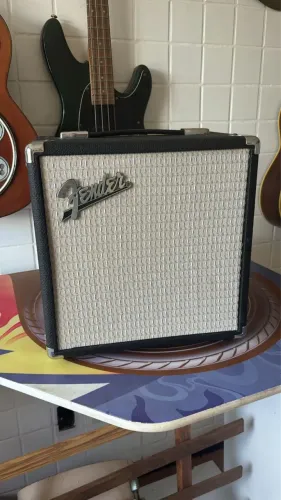 Amplificador Fender Rumble 15 para Contrabaixo - Excelente Estado