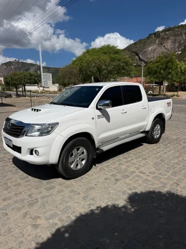 Toyota Hilux CD SR D4-d 4X4 3.0 TDI Dies Aut. 2015