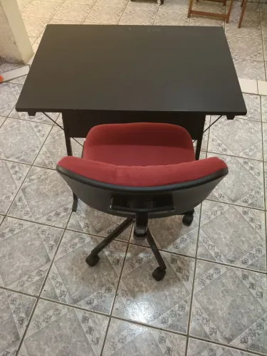 Mesinha com cadeira