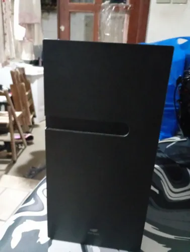 Gabinete office preto semi novo com poucas marcas de uso