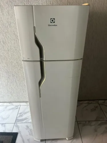 Geladeira Electrolux 280 litros