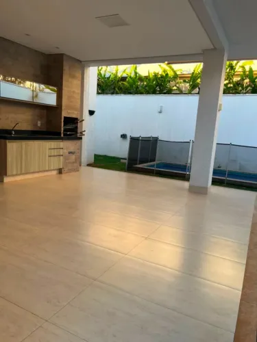 CASA TÉRREA COM 4 SUÍTES NO PORTAL DO SOL GREEN